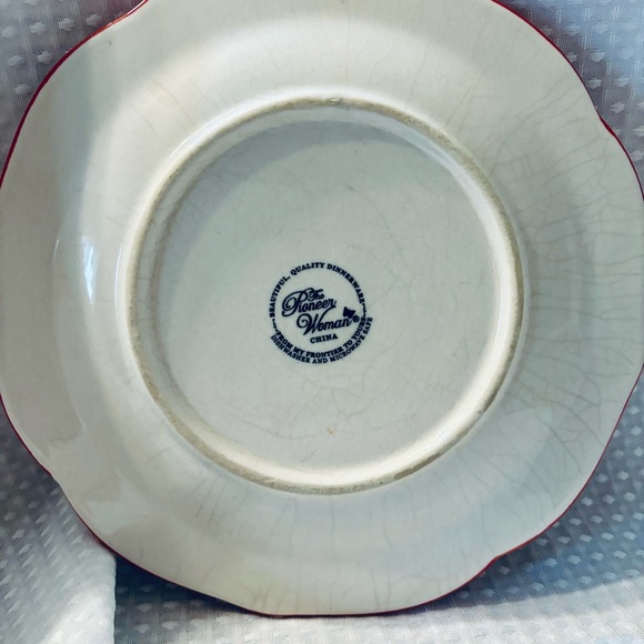 Set of 2 - Pioneer Woman “Happiness” Salad/Buffet Plates - Picture 4 of 5